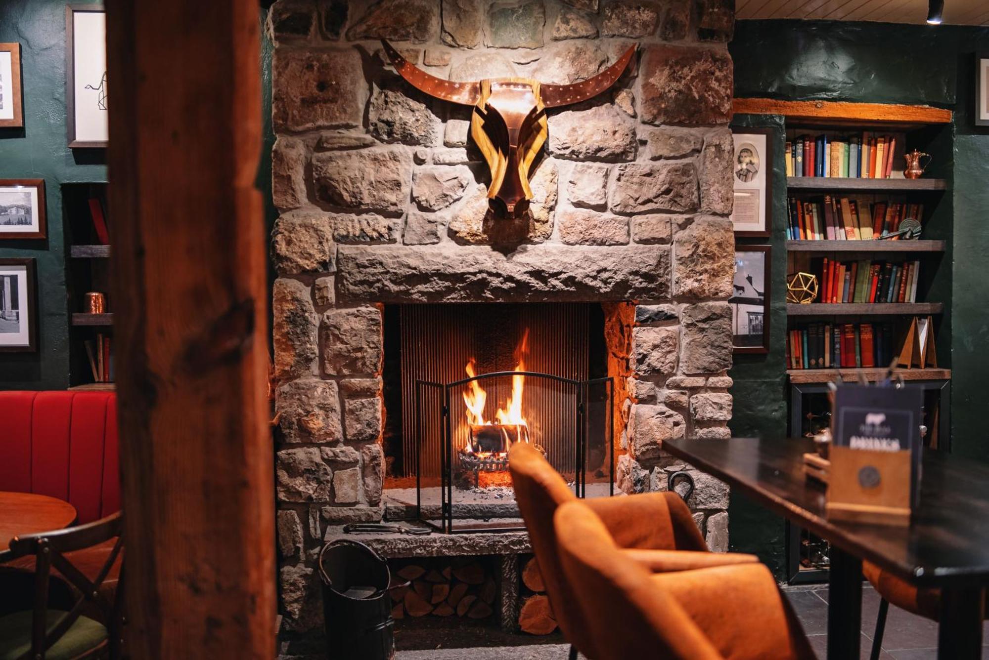 The Bull And Townhouse, Beaumaris- The Inn Collection Group エクステリア 写真